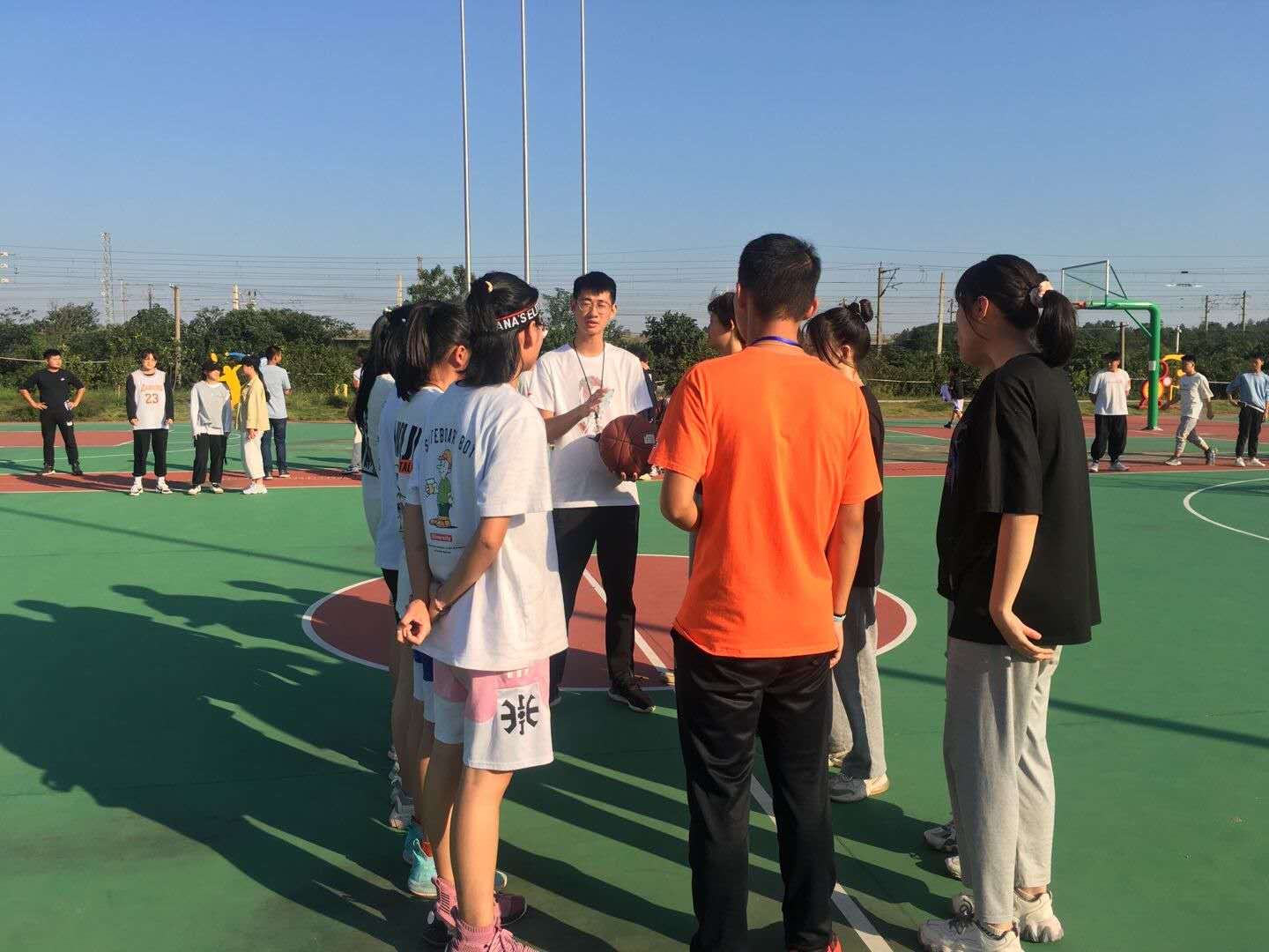 绽青春风采,秀篮球魅力--南昌向远轨道技术学校举办第十届“新生杯”篮球赛