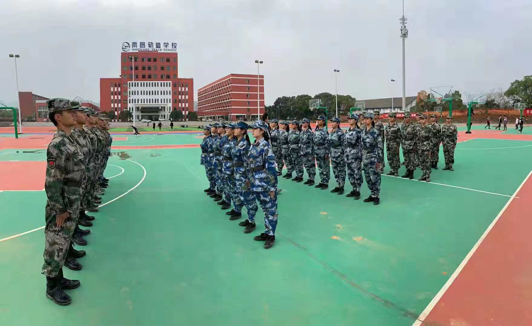 南昌向远铁路学校国旗护卫队