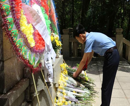 缅怀革命英烈 弘扬民族精神—南昌向远轨道学校学生赴方志敏烈士陵园扫墓