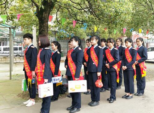 南昌铁路学校团委组织学习雷锋精神系列活动（二）