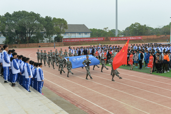 第九届南昌地区中等职业院校学生篮球联赛在南昌向远轨道技术学校开幕