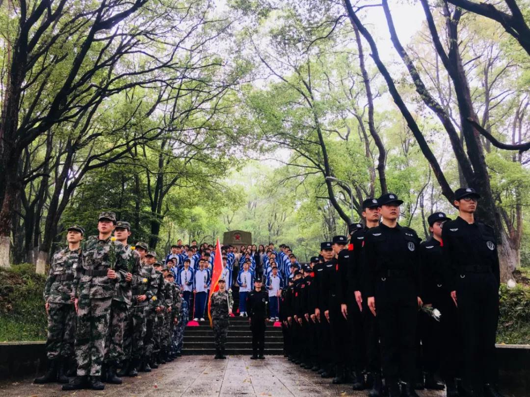 学习党史，致敬英雄--南昌向远轨道学校开展清明节祭扫主题团日活动