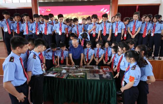 南昌向远轨道技术学校举办红色文化教育进校园活动
