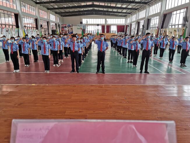南昌轨道学校2020年新团员入团宣誓仪式