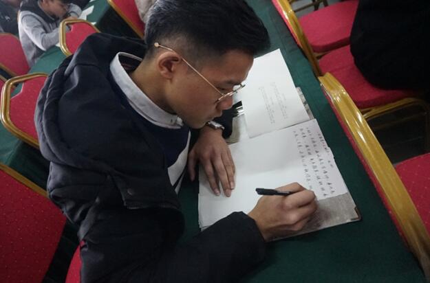 南昌铁路技术学校顺利举办学生硬笔书法大赛