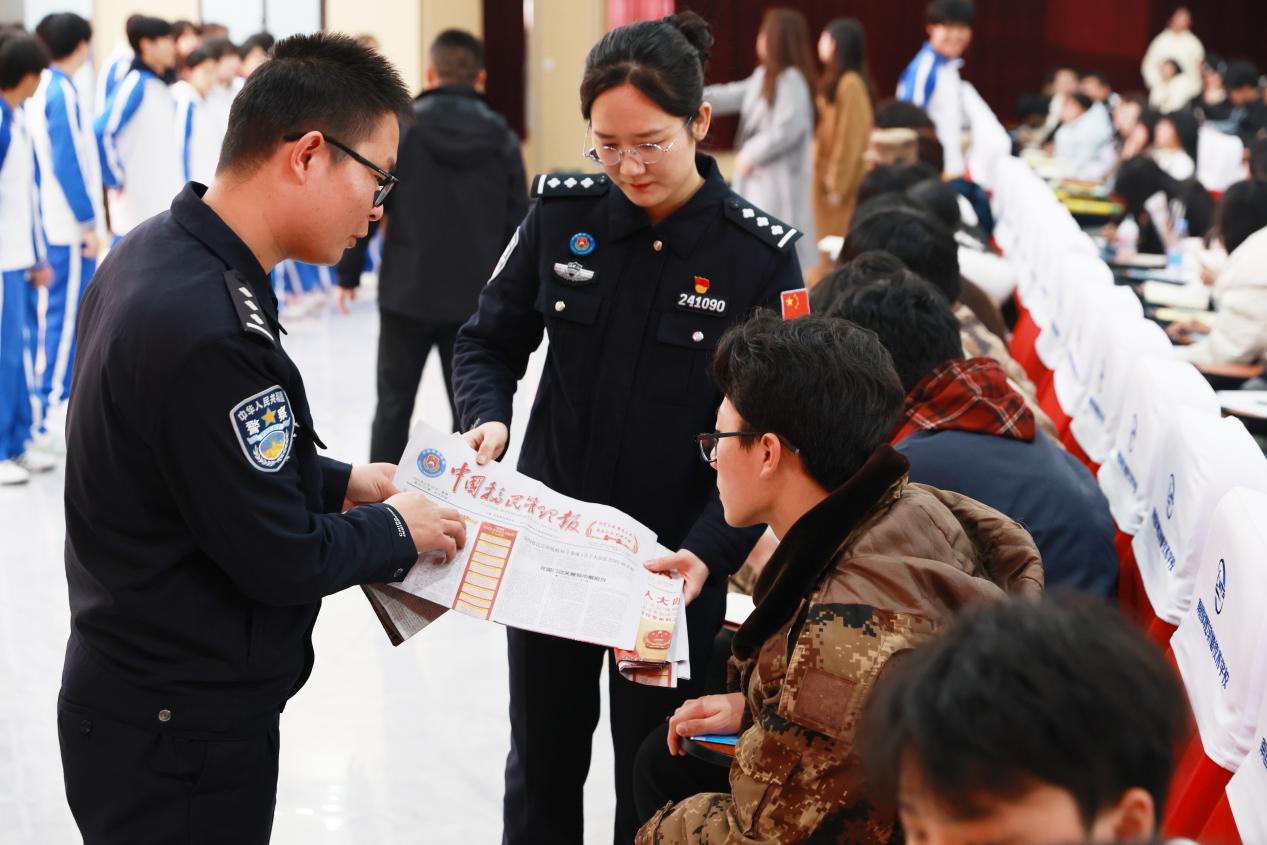 南昌向远轨道技术学校与南昌出入境边防检查站联合开展主题宣讲活动