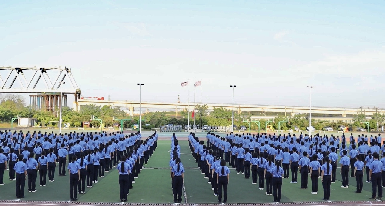 南昌向远轨道技术学校2025年新团员入团宣誓仪式暨五四表彰大会圆满落幕