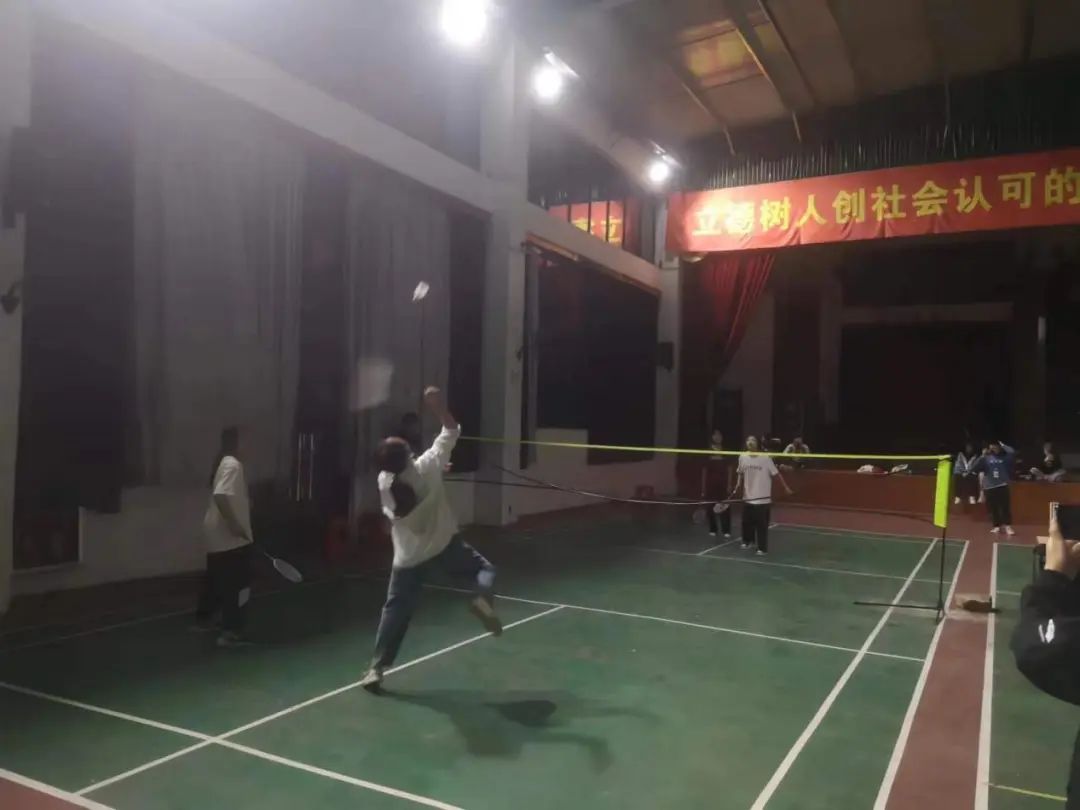 南昌向远轨道技术学校2022年阳光体育节系列赛之羽毛球比赛圆满落幕