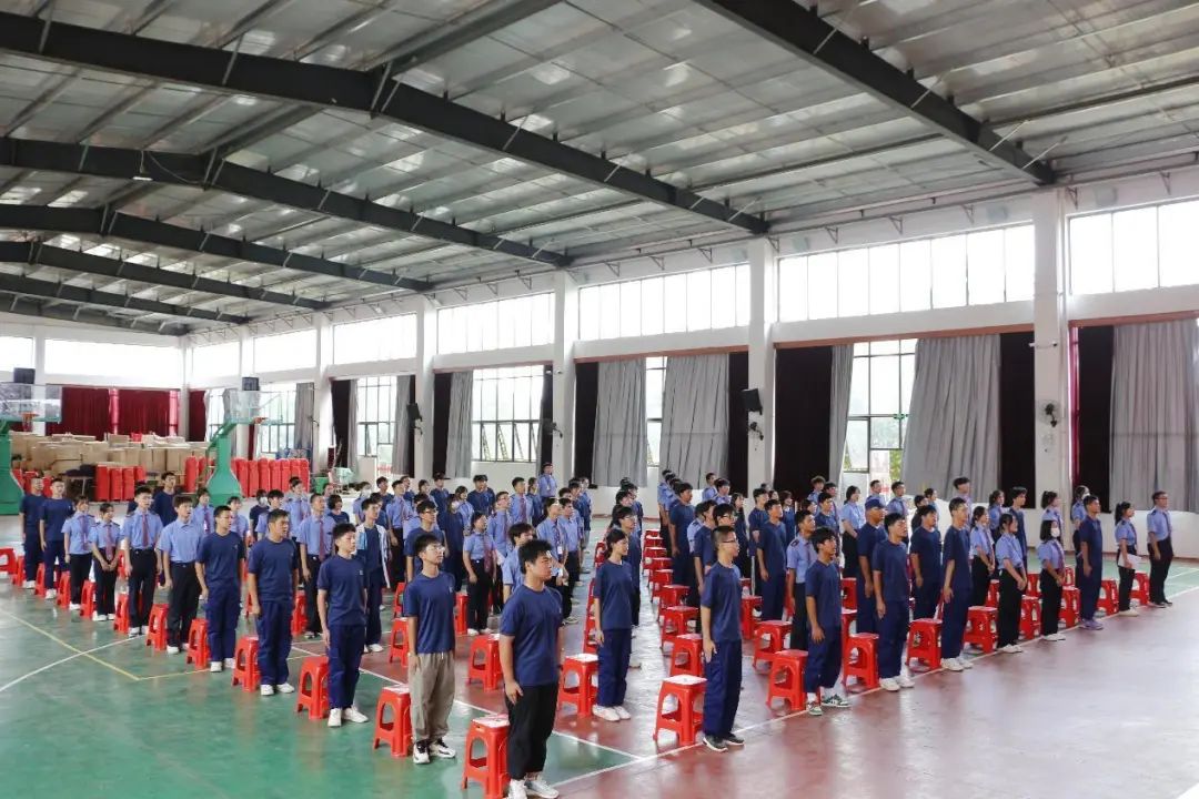 南昌向远轨道技术学校2022—2023学年团委学生会第一次会议召开