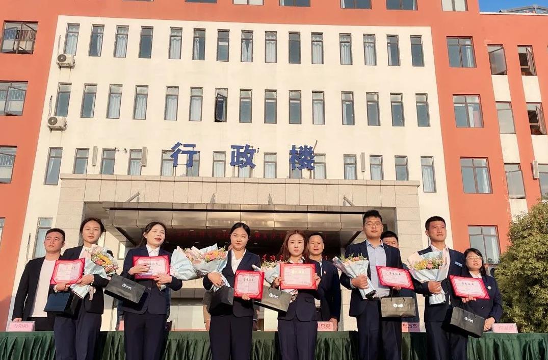 南昌向远轨道技术学校举行“最美班主任”颁奖仪式