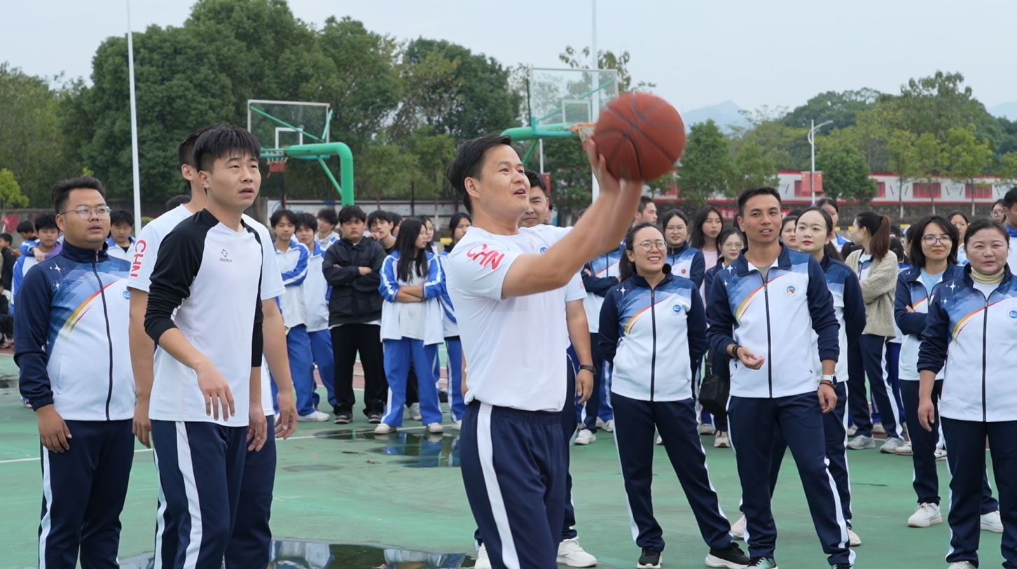 热烈祝贺南昌向远轨道技术学校第十七届运动会圆满闭幕