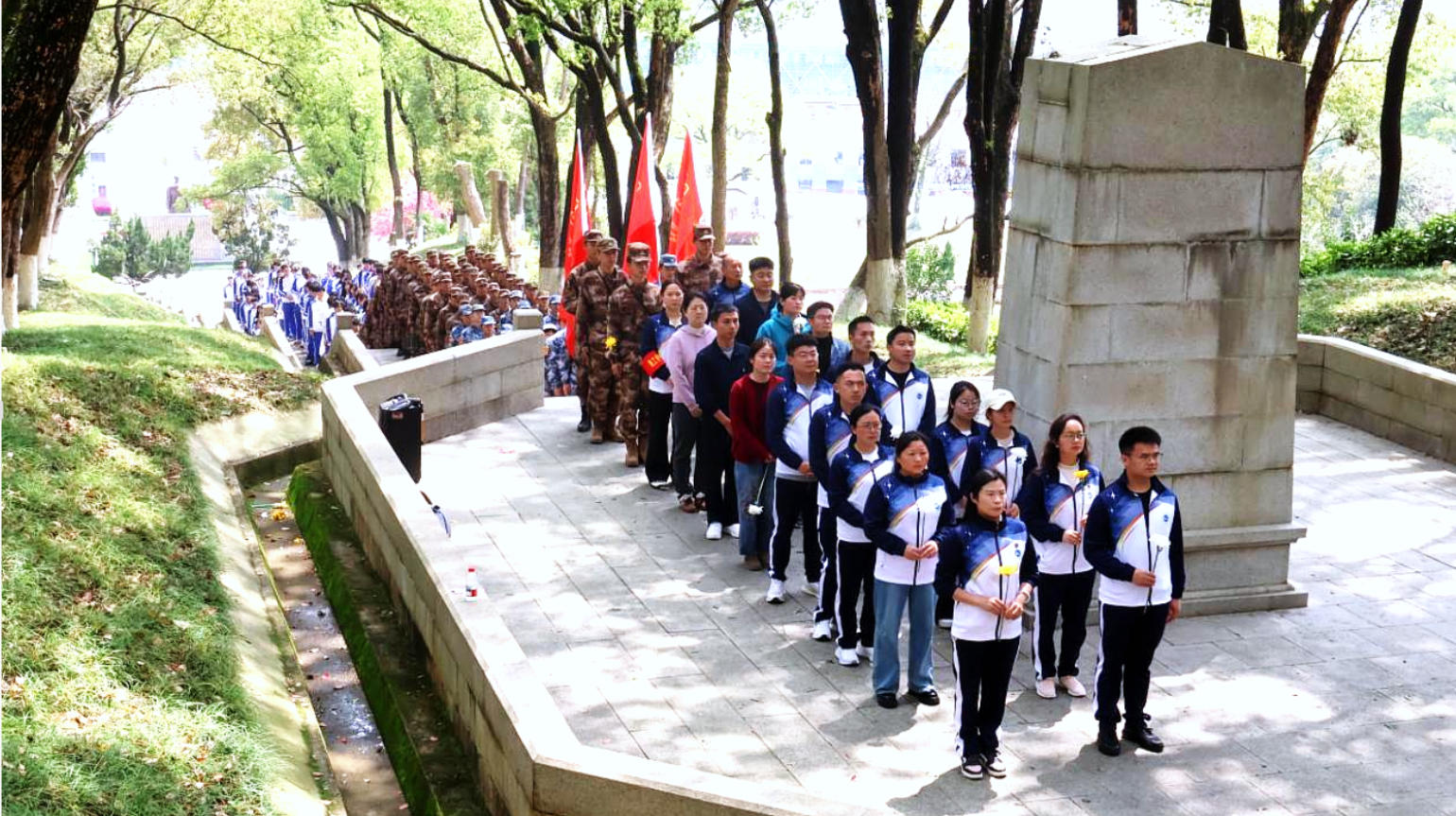 南昌向远师生徒步祭扫方志敏烈士全纪实