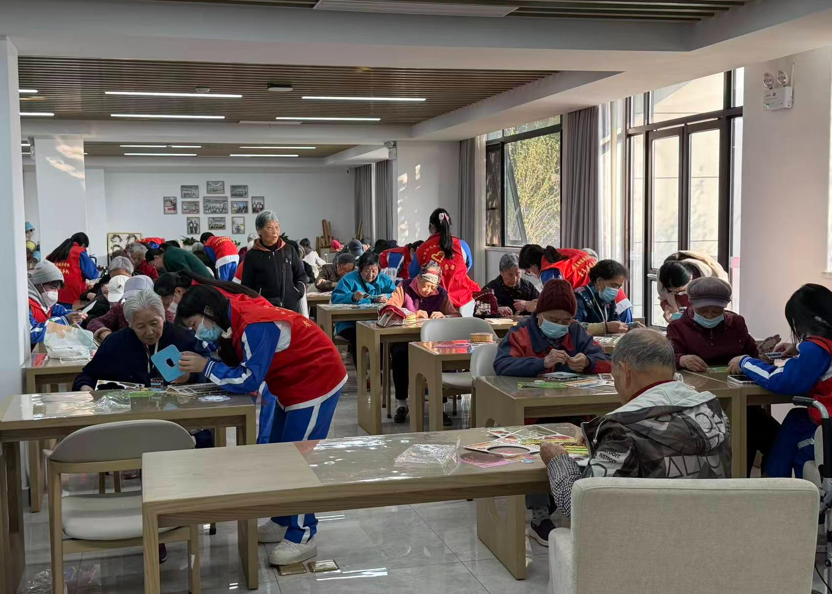 南昌向远轨道技术学校&ldquo;轨道先锋志愿服务队&rdquo;赴颐养院开展志愿活动