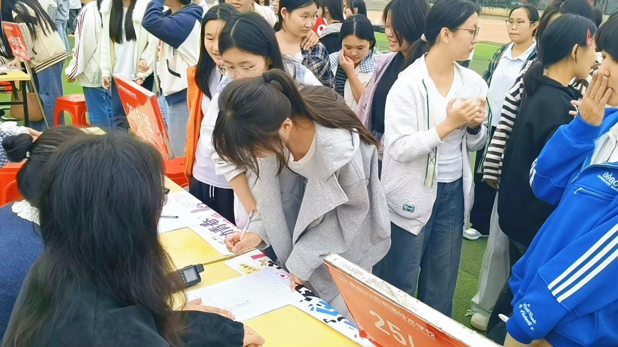 南昌向远轨道技术学校2026年学生社团纳新活动圆满落幕