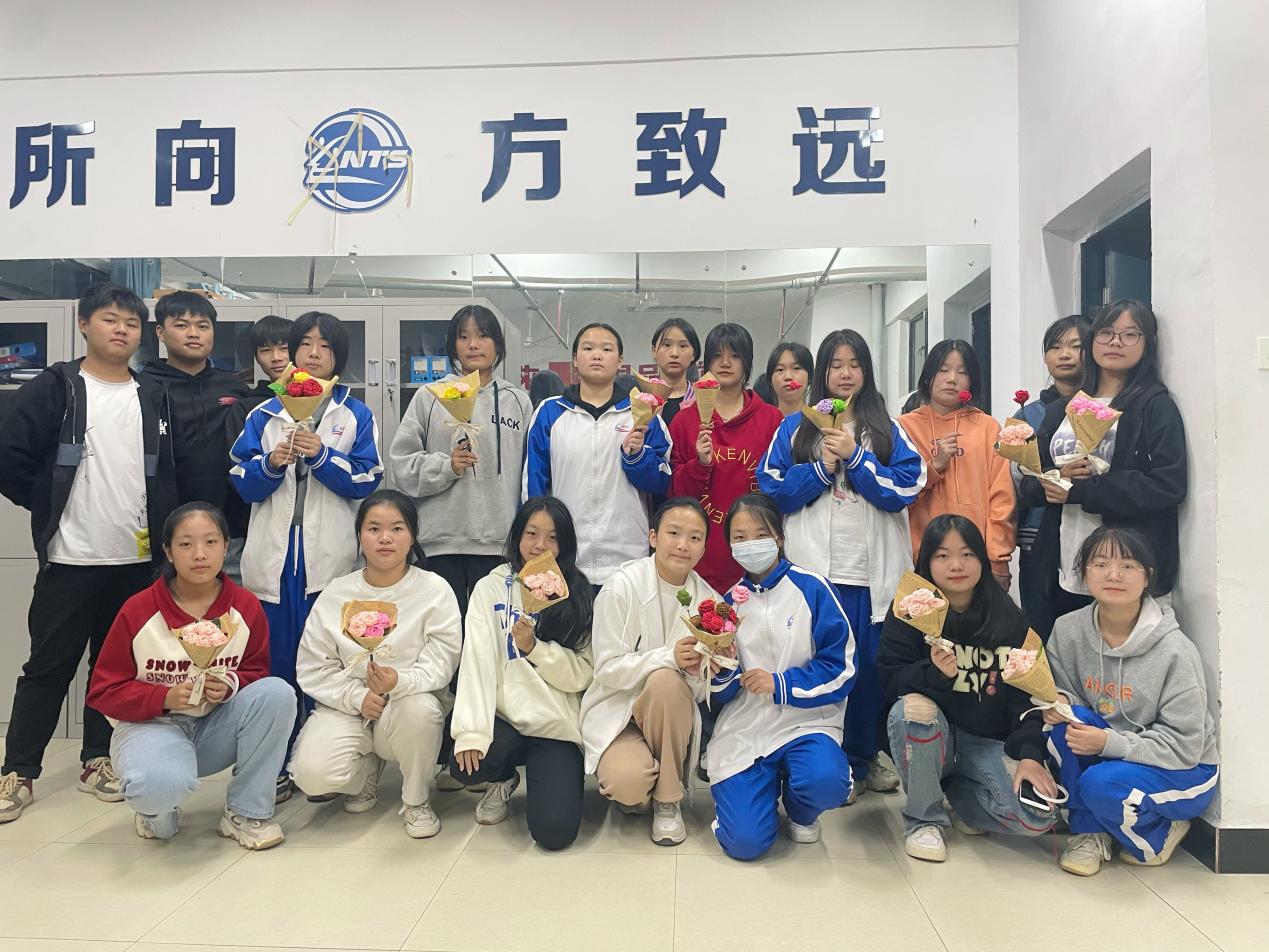 南昌向远轨道技术学校手工DIY社团