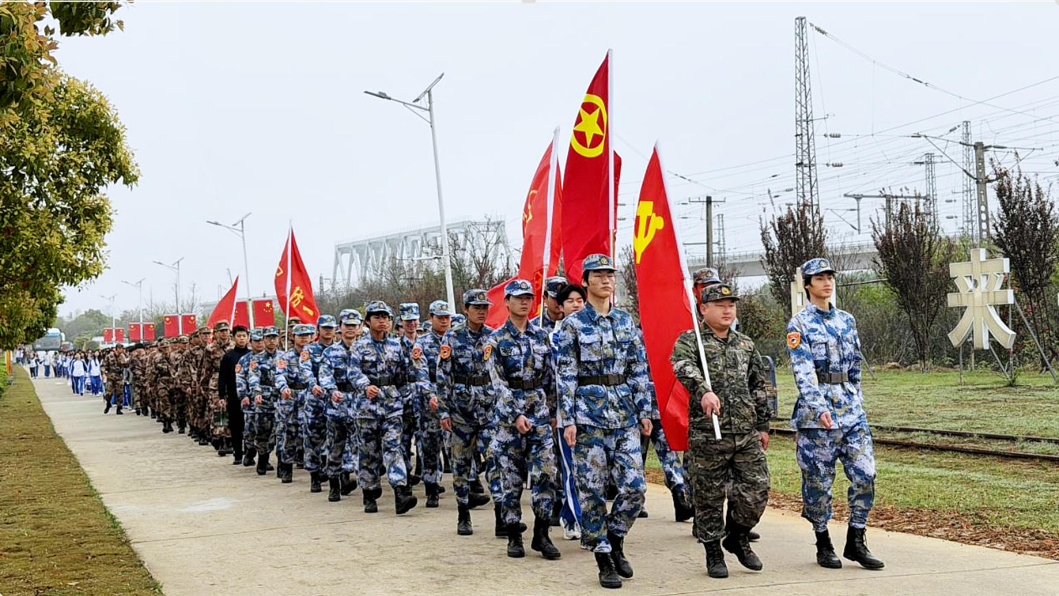 南昌向远师生徒步祭扫方志敏烈士全纪实